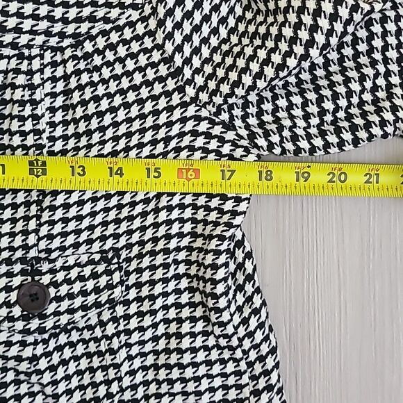 Roxy Black and White Checkered Blazer with 3/4 Sleeves - Picture 4 of 7